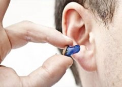 如何解决佩戴助听器带来的堵耳效应？